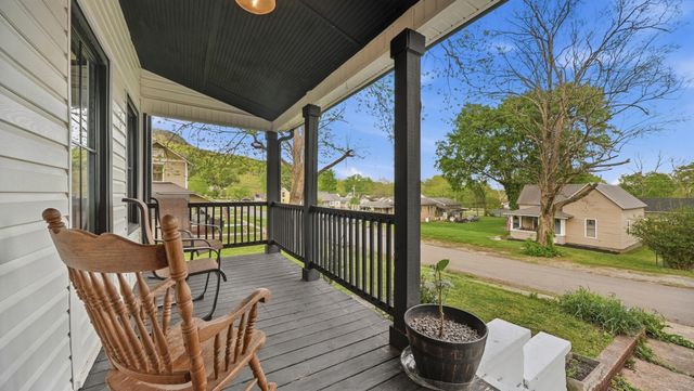 306 Pine Avenue, South Pittsburg, TN 37380