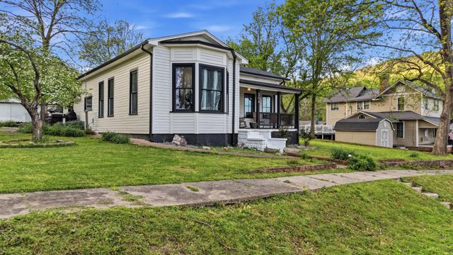 306 Pine Avenue, South Pittsburg, TN 37380