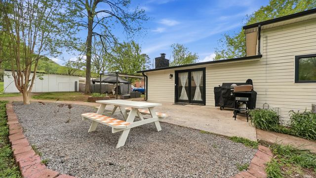 306 Pine Avenue, South Pittsburg, TN 37380