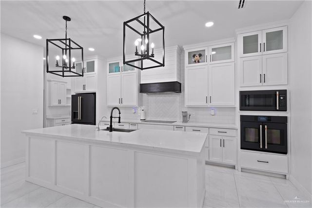 1615 Lago Delton Drive, Edinburg, TX 78542