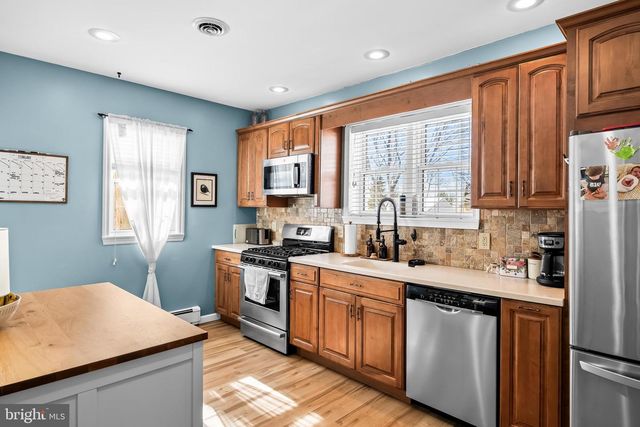 260 FAIRVIEW AVE, West Berlin, NJ 08091