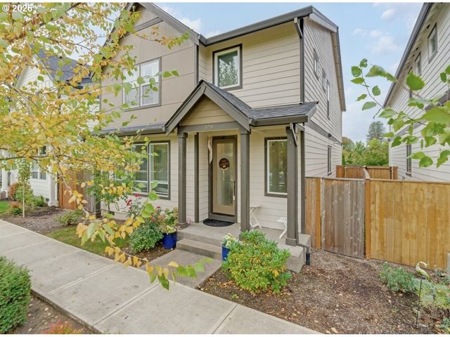 579 Nw ADAMS Ave, Hillsboro, OR 97124