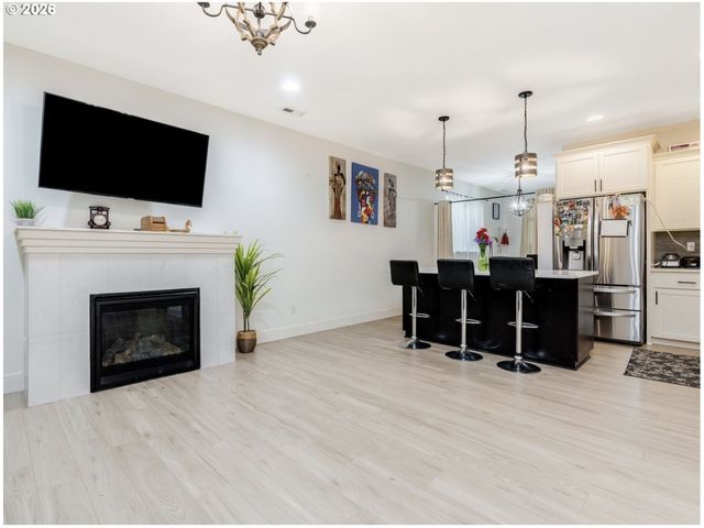 579 Nw ADAMS Ave, Hillsboro, OR 97124