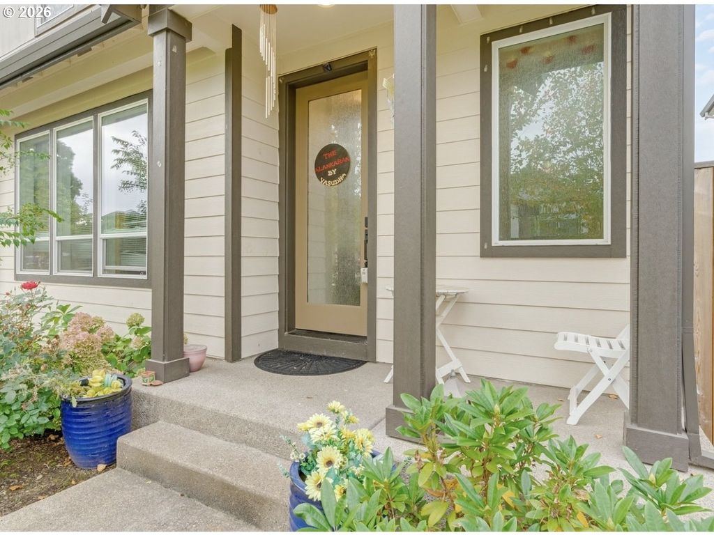 579 Nw ADAMS Ave, Hillsboro, OR 97124