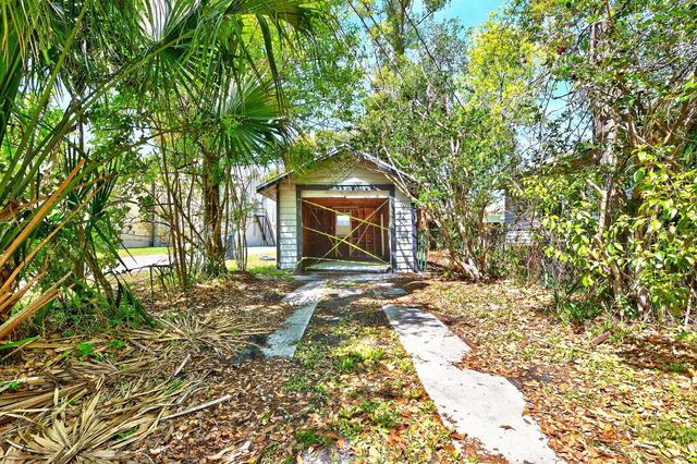 1318 S PARK AVENUE, Sanford, FL 32771