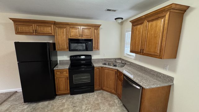 895 Branch Rd, Clarksville, TN 37043