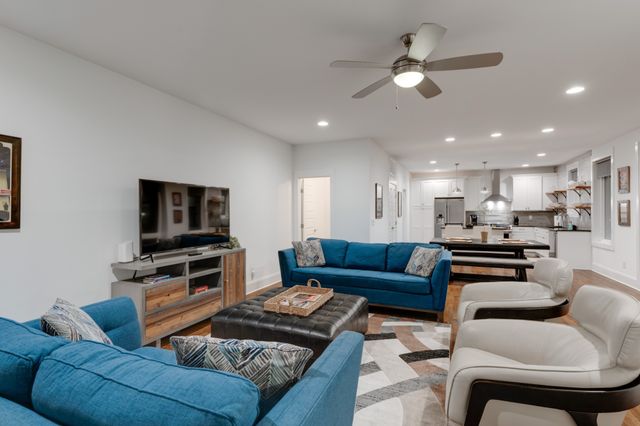 2711 Biloxi Ave, Nashville, TN 37204