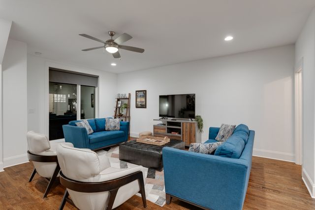 2711 Biloxi Ave, Nashville, TN 37204