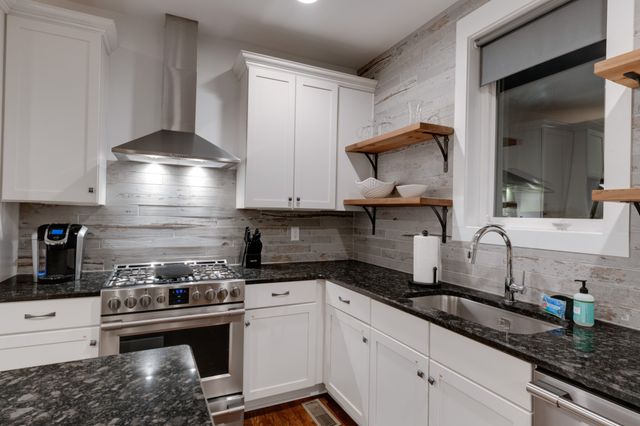 2711 Biloxi Ave, Nashville, TN 37204