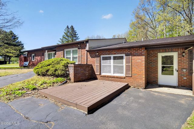6B Deer Creek, Clifton Park, NY 12065