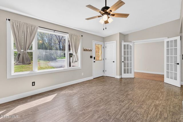 6B Deer Creek, Clifton Park, NY 12065