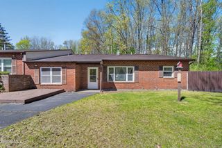 6B Deer Creek, Clifton Park, NY 12065