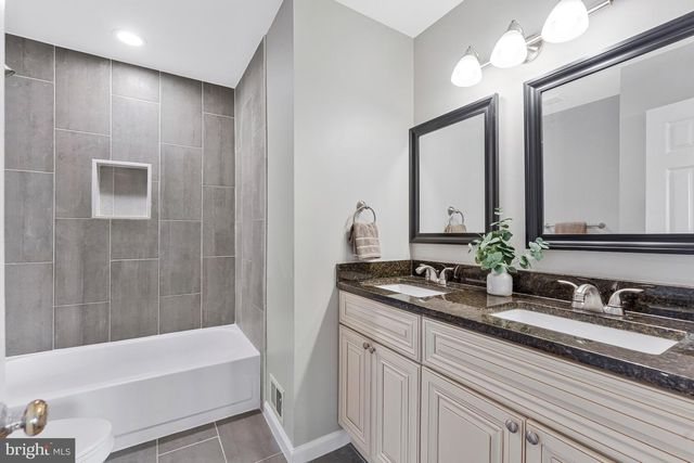 12336 FIELD LARK CT, Fairfax, VA 22033