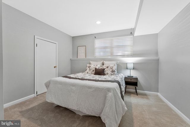 12336 FIELD LARK CT, Fairfax, VA 22033