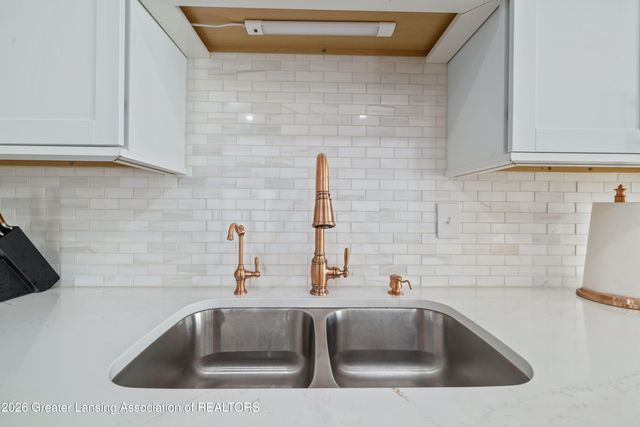 10088 Lafayette Lane, Dimondale, MI 48821