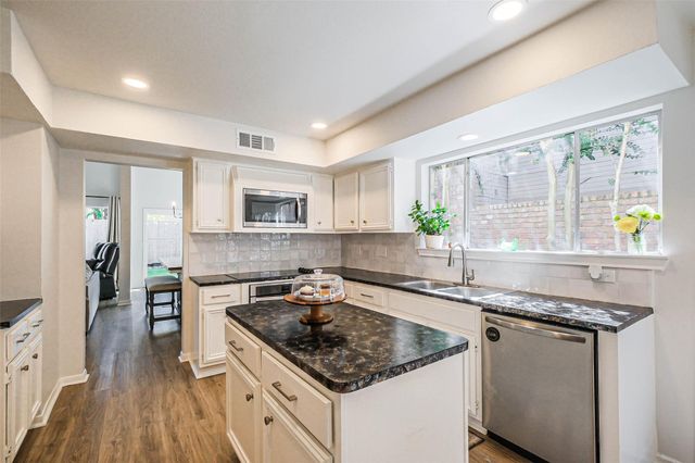 1565 Beaconshire Road, Houston, TX 77077