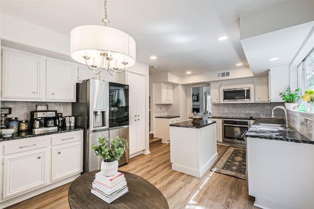 1565 Beaconshire Road, Houston, TX 77077