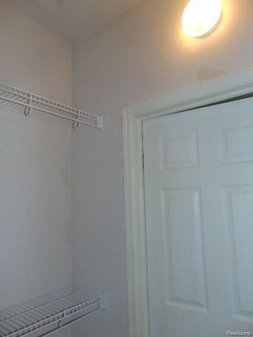 37165 Berkleigh Court, Farmington Hills, MI 48331