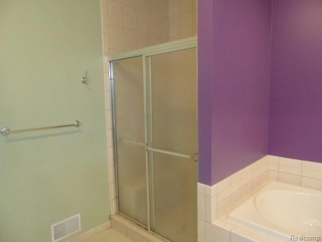 37165 Berkleigh Court, Farmington Hills, MI 48331