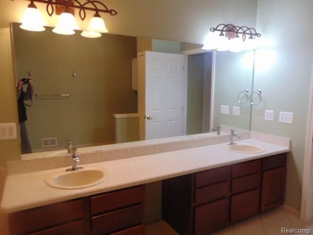 37165 Berkleigh Court, Farmington Hills, MI 48331