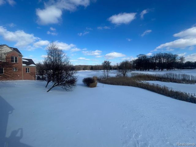 37165 Berkleigh Court, Farmington Hills, MI 48331