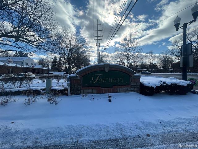 37165 Berkleigh Court, Farmington Hills, MI 48331