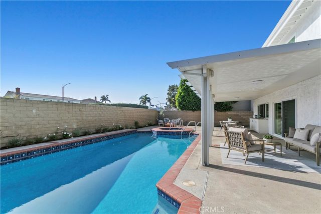 8542 Bayonne, Huntington Beach, CA 92646