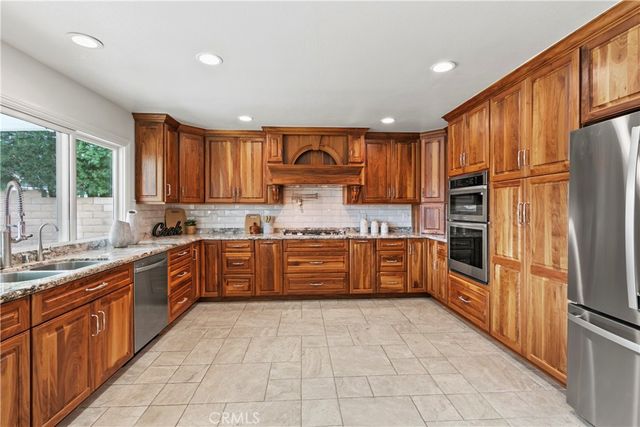 8542 Bayonne, Huntington Beach, CA 92646