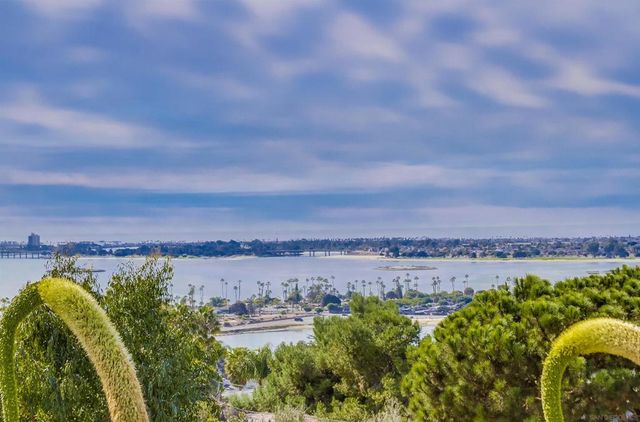 3727 Ticonderoga St, San Diego, CA 92117