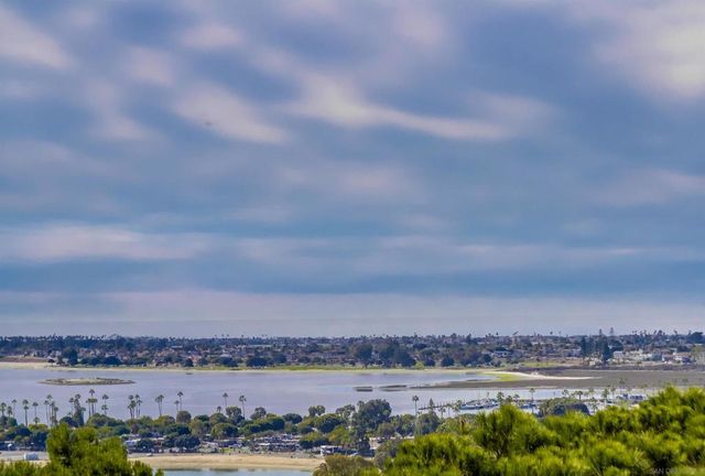 3727 Ticonderoga St, San Diego, CA 92117