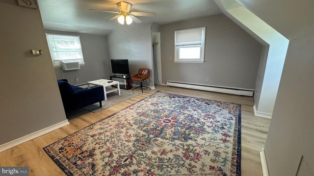 922 LAWNTON TER, Glenolden, PA 19036