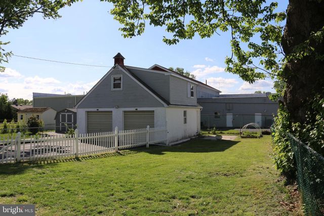 922 LAWNTON TER, Glenolden, PA 19036