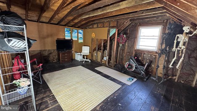 922 LAWNTON TER, Glenolden, PA 19036