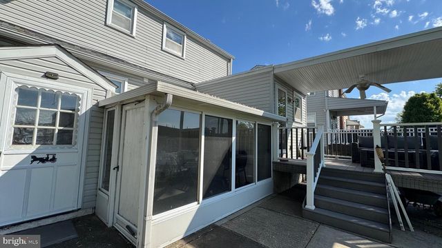 922 LAWNTON TER, Glenolden, PA 19036