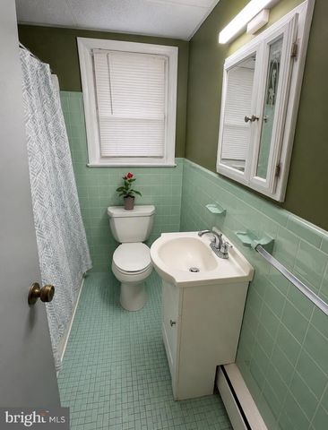 922 LAWNTON TER, Glenolden, PA 19036