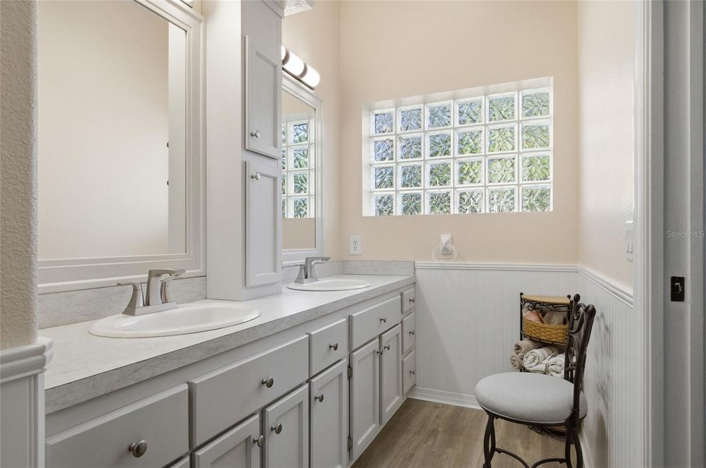 Image 25 of property listing at 21850 TARTAN STREET, Leesburg, FL 34748