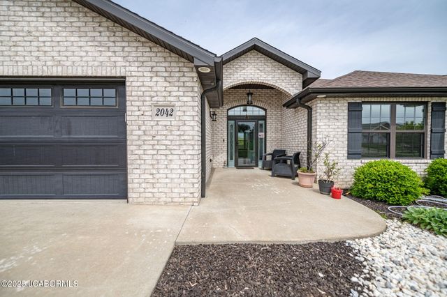 2042 TRENTON COURT, Jefferson City, MO 65109