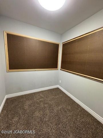 2042 TRENTON COURT, Jefferson City, MO 65109