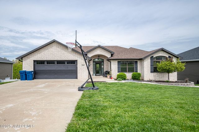 2042 TRENTON COURT, Jefferson City, MO 65109