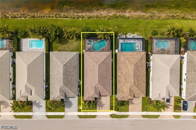 11523 Jacaranda DR, Naples, FL 34120