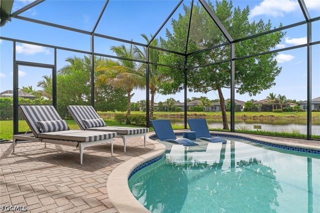11523 Jacaranda DR, Naples, FL 34120