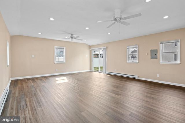 115 S 6TH ST, North Wales, PA 19454
