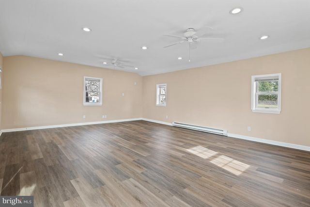 115 S 6TH ST, North Wales, PA 19454