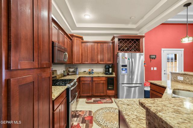 248 S Moon Road, Socorro, TX 79927