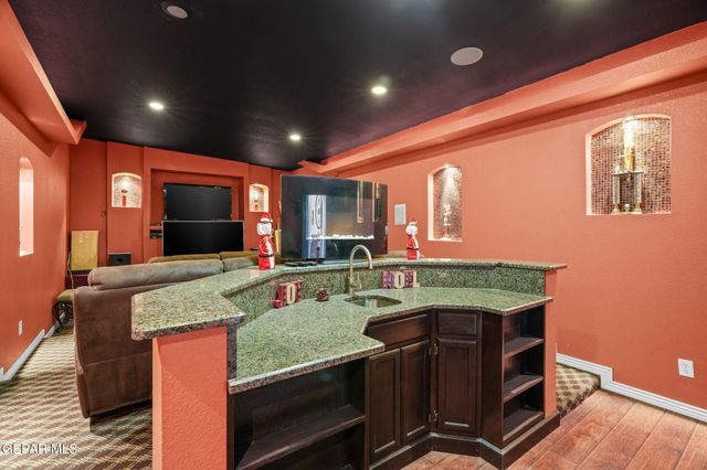 248 S Moon Road, Socorro, TX 79927