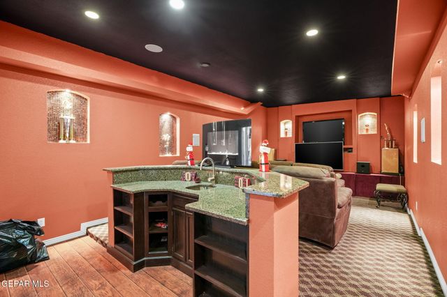 248 S Moon Road, Socorro, TX 79927