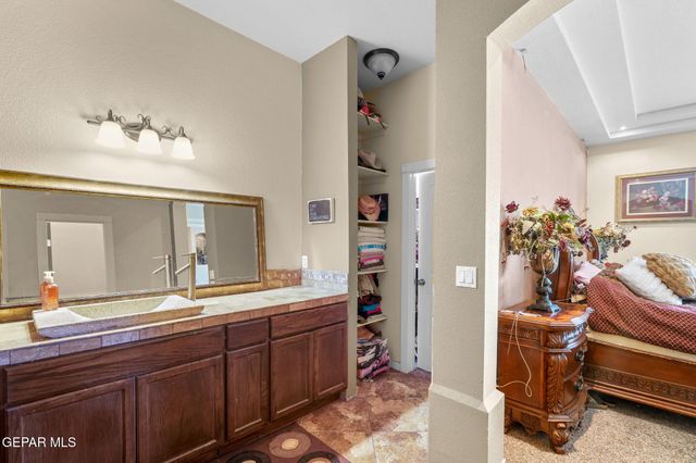 248 S Moon Road, Socorro, TX 79927