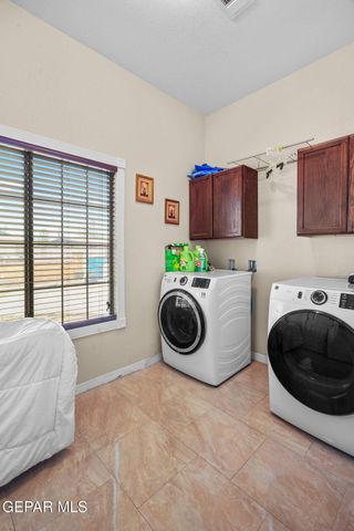248 S Moon Road, Socorro, TX 79927