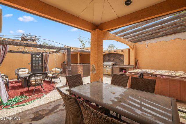 248 S Moon Road, Socorro, TX 79927