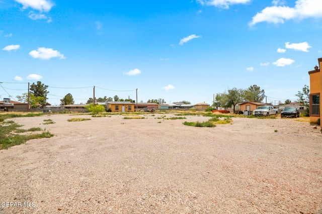 248 S Moon Road, Socorro, TX 79927